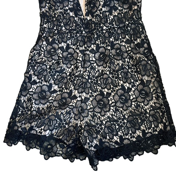 Selfie Leslie Black Lace Sexy Strapless with Halter Neck Shorts Romper sz L NWT - Picture 4 of 9